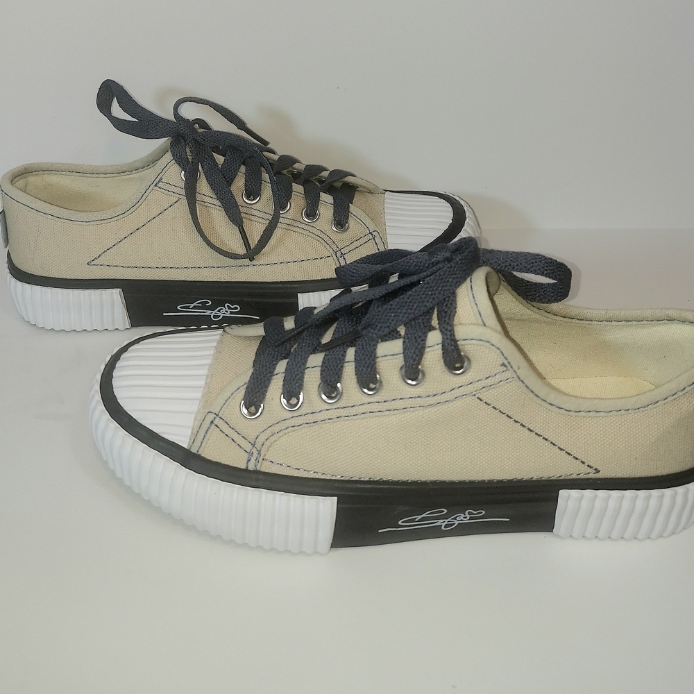 Women's Mutuoni Beige Canvas Low-Top Sneakers with Black Trim and Navy Laces - Picture 4 of 7